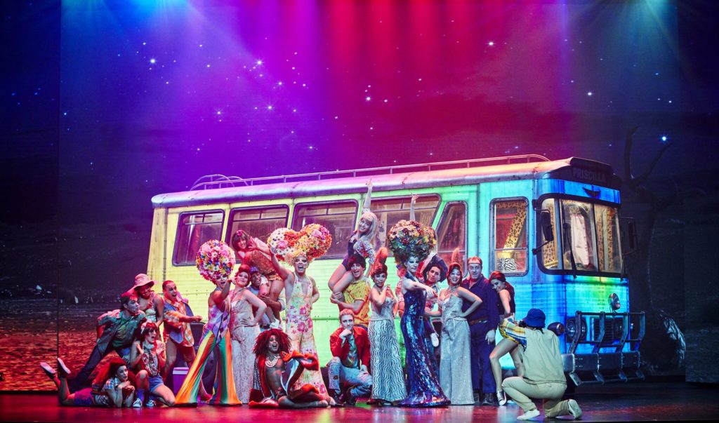 La tournée : triomphe public, épuisement privé